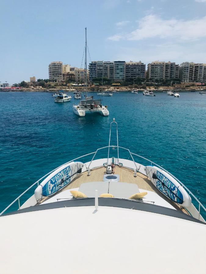 Sea Baroniv "Bedsonboat" Hotel Birgu Bagian luar foto
