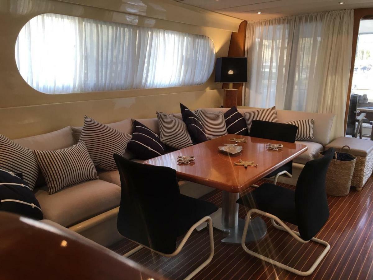 Sea Baroniv "Bedsonboat" Hotel Birgu Bagian luar foto